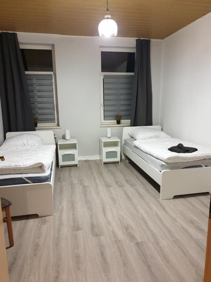 Fewo Nina 3 - Monteurwohnung Weißenfels Buitenkant foto