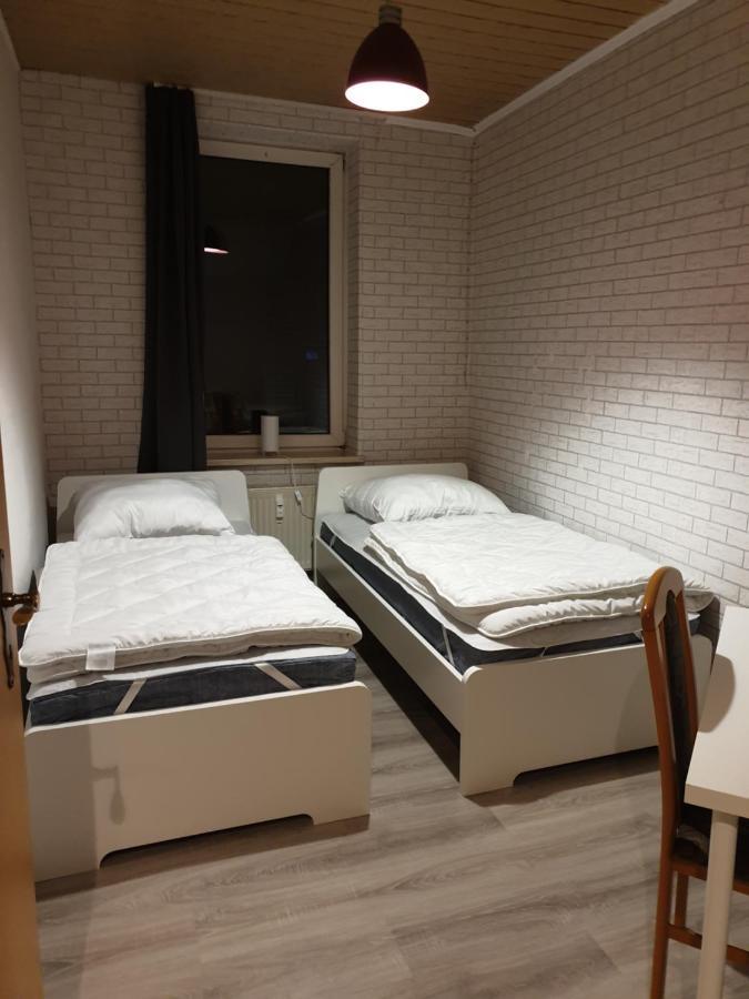 Fewo Nina 3 - Monteurwohnung Weißenfels Buitenkant foto