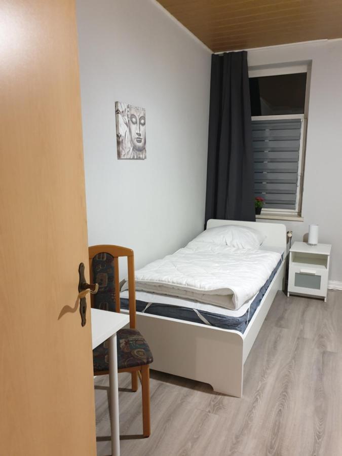 Fewo Nina 3 - Monteurwohnung Weißenfels Buitenkant foto